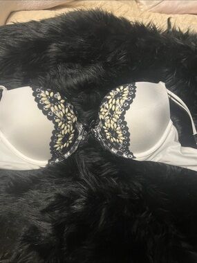 NWT Victoria Secret Very Sexy Push Up Bra S34D